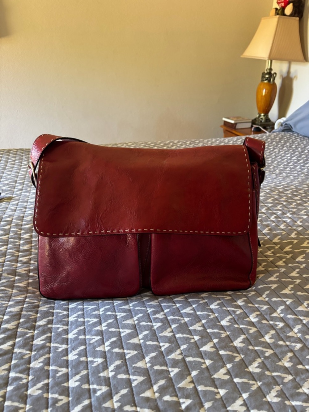 Women’s Crossbody Leather Bag in Deep Burgundy